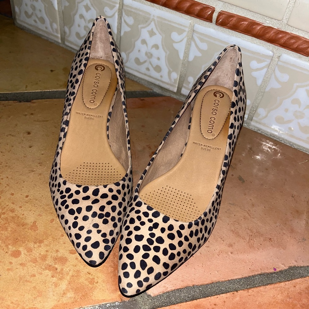 Corso Como Size 6 1/2M Animal Print Heels Suede Insole
